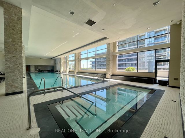 809 - 2220 Lakeshore Blvd