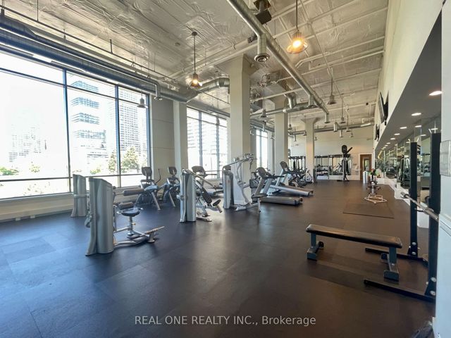 809 - 2220 Lakeshore Blvd