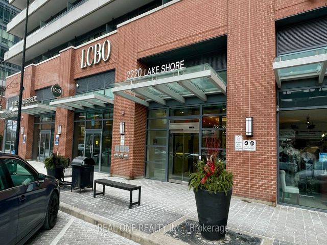809 - 2220 Lakeshore Blvd