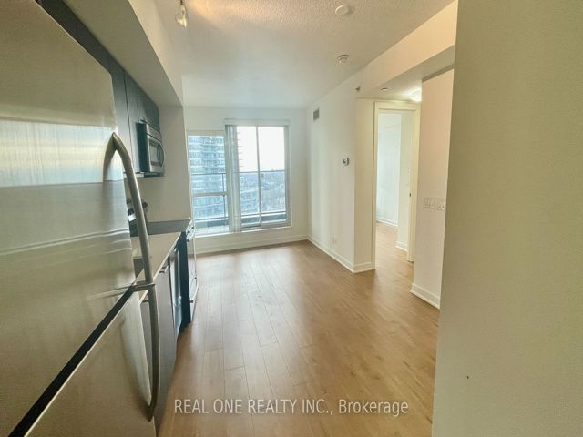 809 - 2220 Lakeshore Blvd