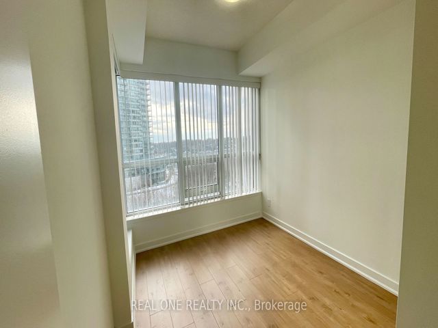 809 - 2220 Lakeshore Blvd