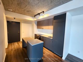401 - 7 Smith Cres
