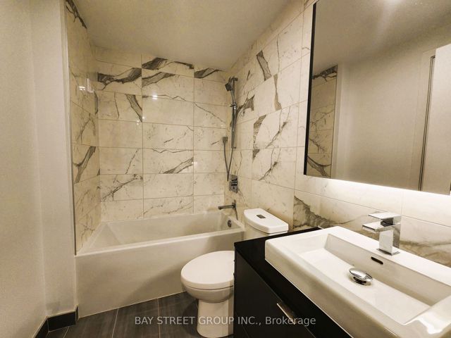 401 - 7 Smith Cres