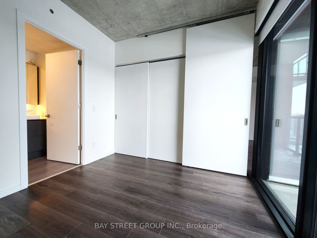 401 - 7 Smith Cres