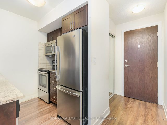 1205 - 6 Eva Rd