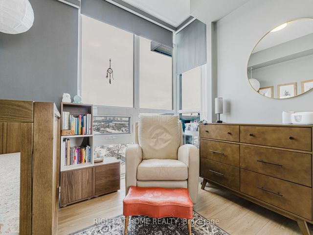 815 - 1185 The Queensway