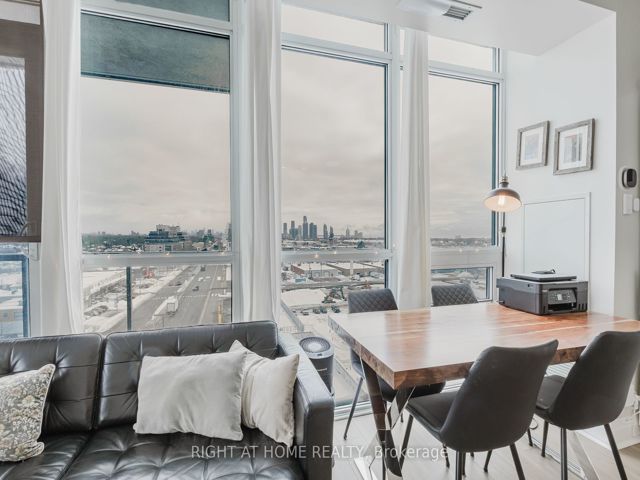 815 - 1185 The Queensway