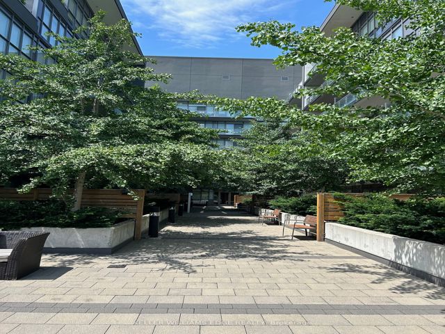 1023 - 15 James Findlay Way