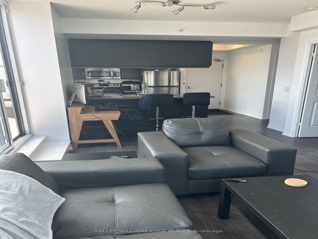 1023 - 15 James Findlay Way
