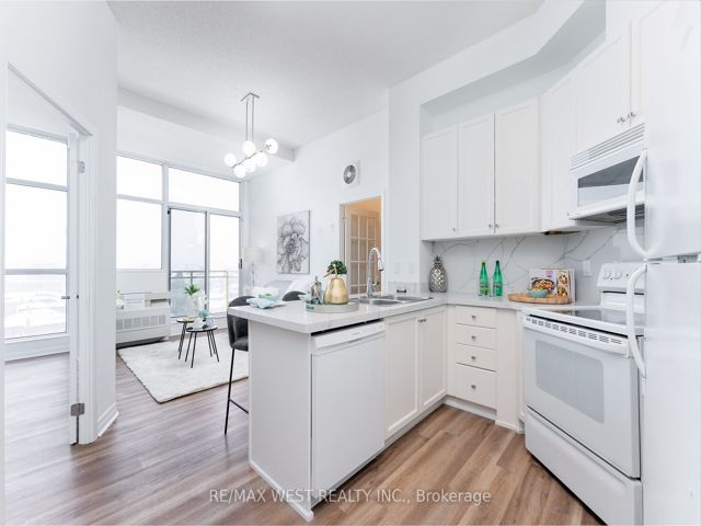 606 - 1600 Keele St