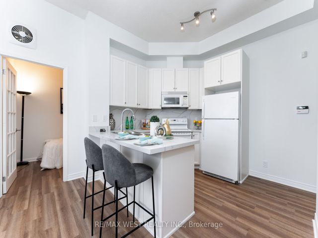 606 - 1600 Keele St