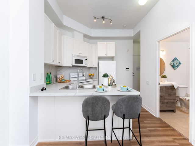 606 - 1600 Keele St