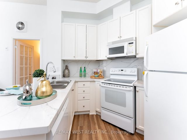 606 - 1600 Keele St