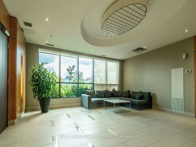 1503 - 840 Queens Plate Dr