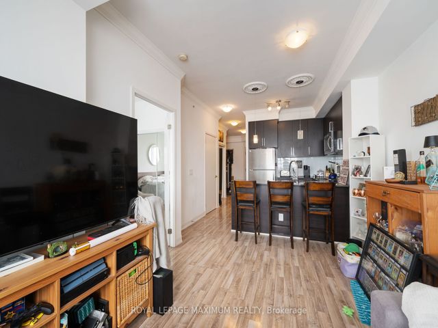 1503 - 840 Queens Plate Dr