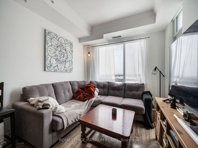1503 - 840 Queens Plate Dr