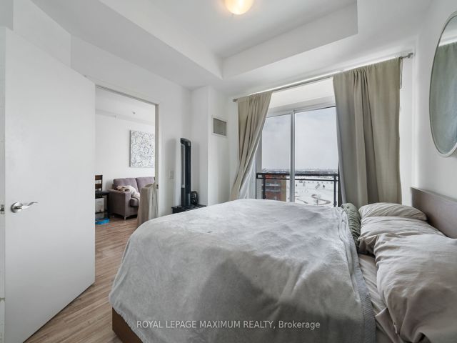 1503 - 840 Queens Plate Dr