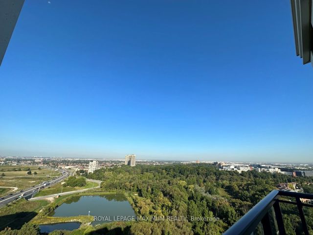 1503 - 840 Queens Plate Dr