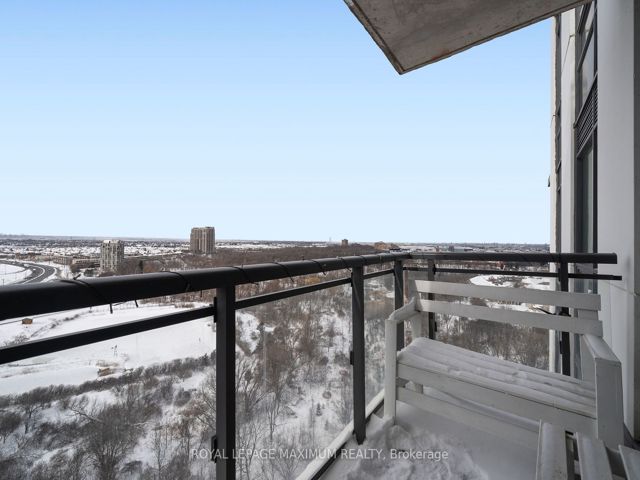 1503 - 840 Queens Plate Dr
