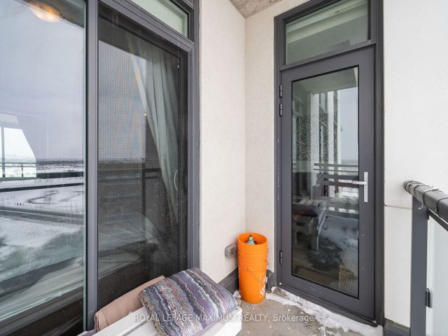 1503 - 840 Queens Plate Dr