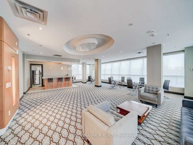 1503 - 840 Queens Plate Dr
