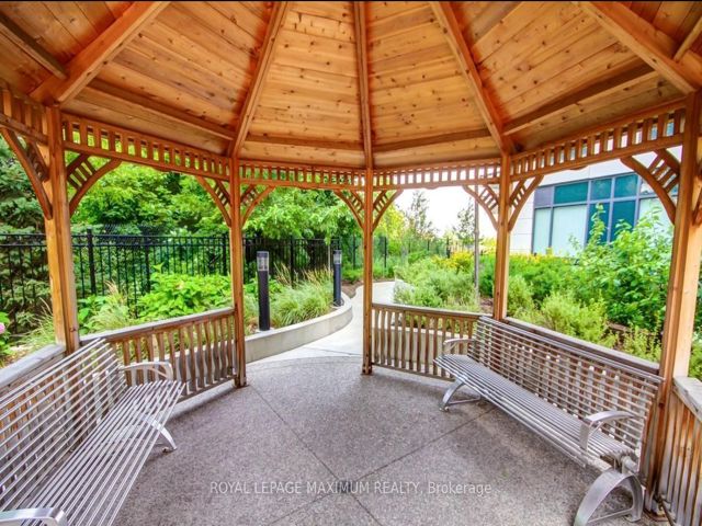 1503 - 840 Queens Plate Dr