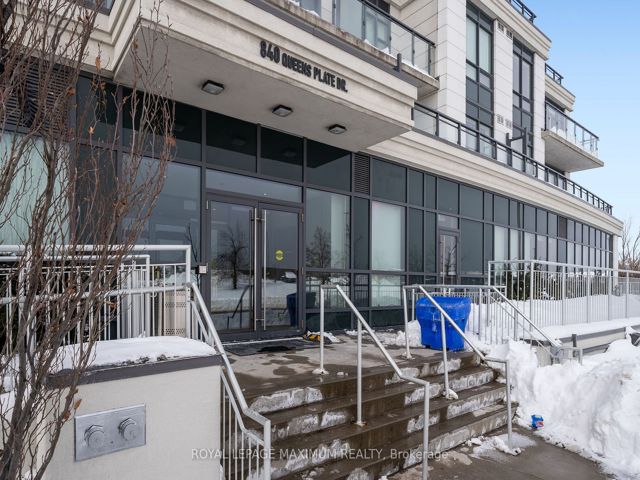 1503 - 840 Queens Plate Dr