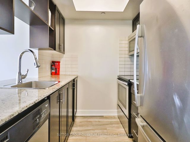 1807 - 6 Eva Rd