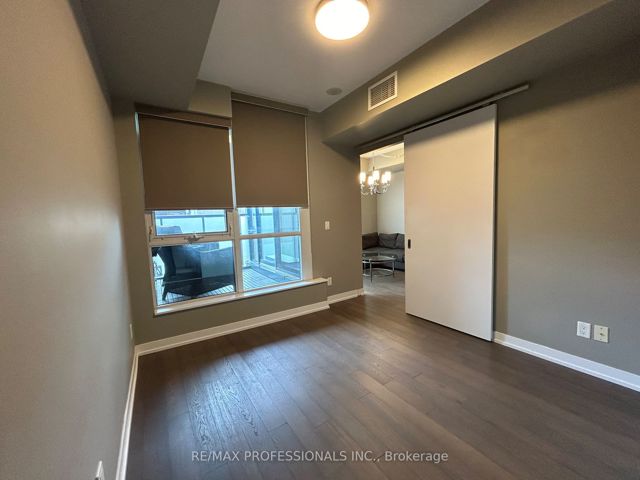 306 - 36 Howard Park Ave