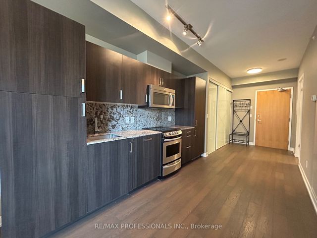306 - 36 Howard Park Ave