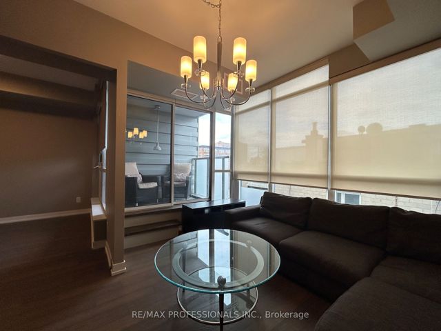 306 - 36 Howard Park Ave