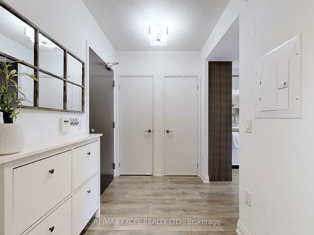 2505 - 9 Valhalla Inn Rd