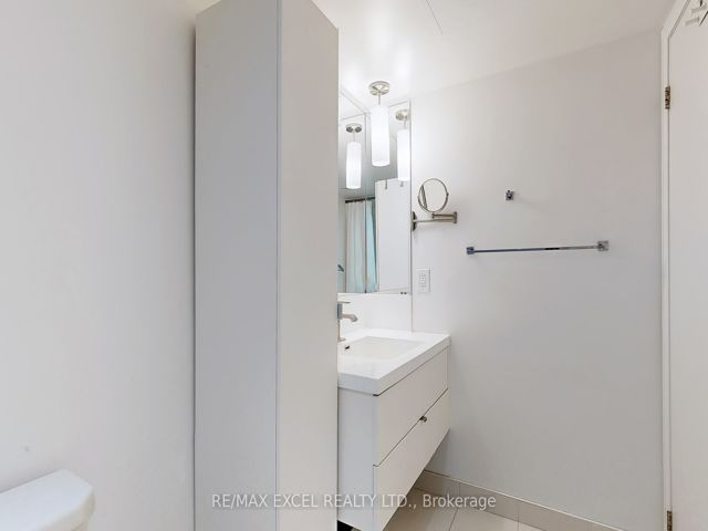 2505 - 9 Valhalla Inn Rd