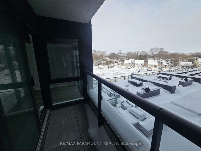 327 - 7 Smith Cres