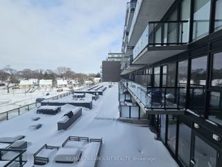 327 - 7 Smith Cres