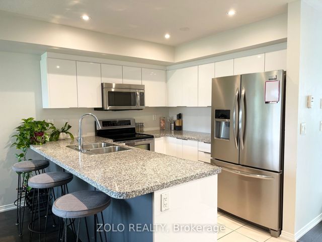 305 - 132 Widdicombe Hill Blvd