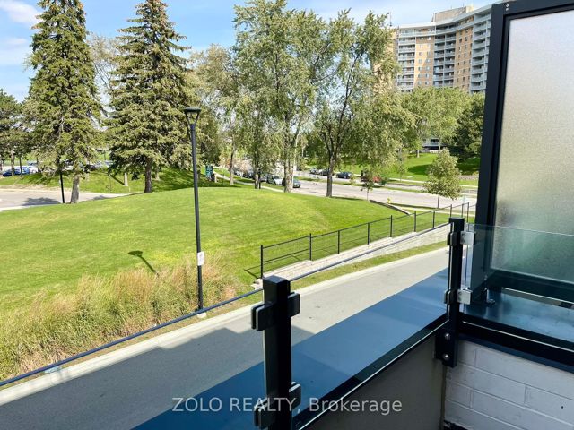 305 - 132 Widdicombe Hill Blvd