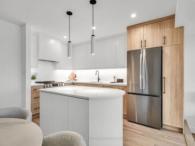 2012 - 250 Scarlett Rd