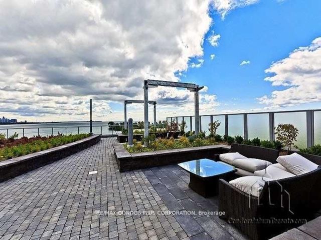 327 - 80 Marine Parade Dr