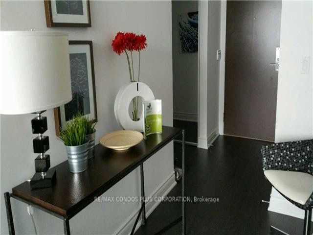 327 - 80 Marine Parade Dr