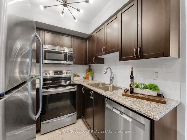 113 - 812 Lansdowne Ave