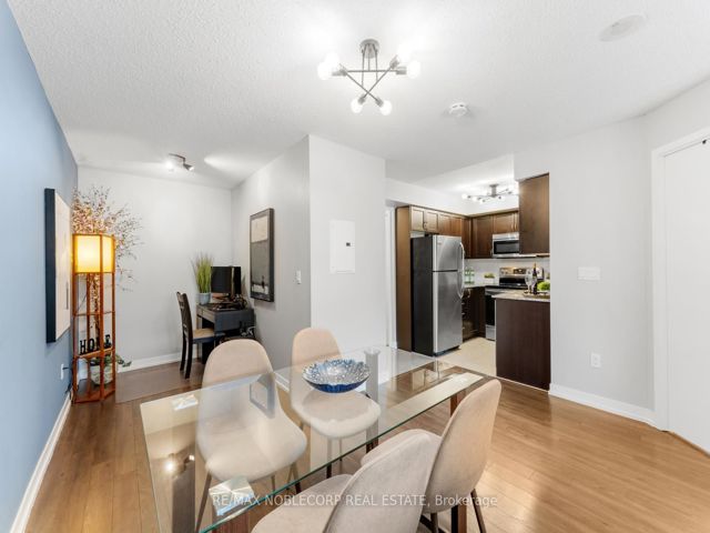 113 - 812 Lansdowne Ave