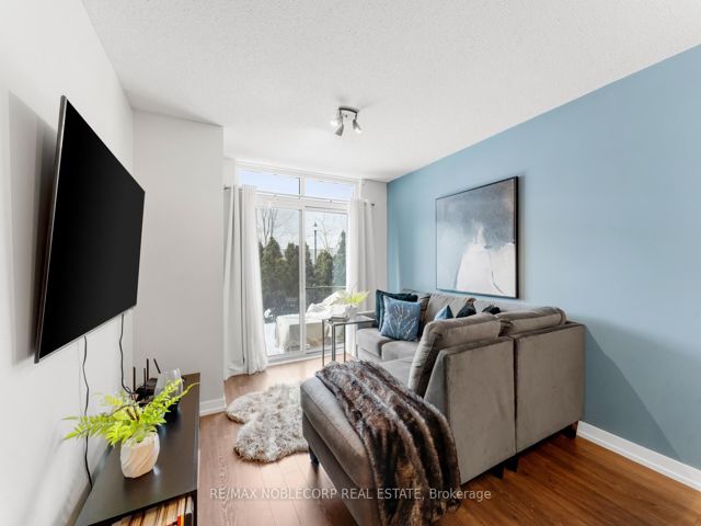 113 - 812 Lansdowne Ave