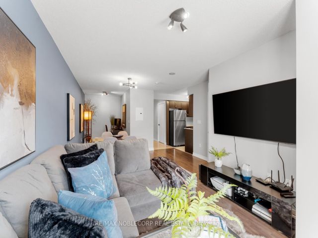 113 - 812 Lansdowne Ave