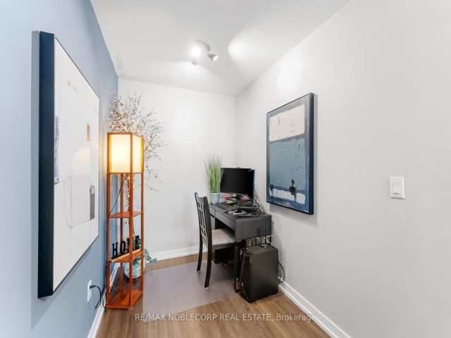 113 - 812 Lansdowne Ave