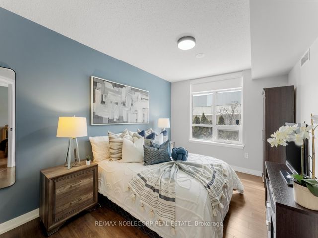 113 - 812 Lansdowne Ave