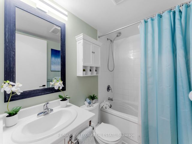 113 - 812 Lansdowne Ave