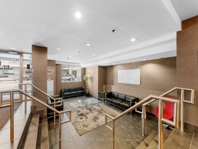 113 - 812 Lansdowne Ave