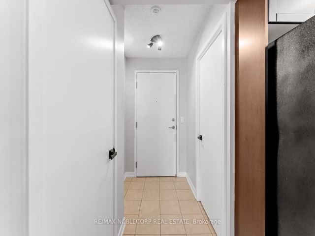 113 - 812 Lansdowne Ave