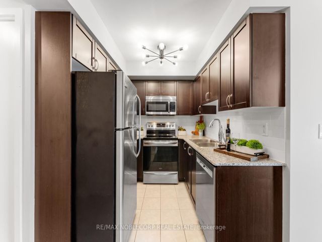 113 - 812 Lansdowne Ave